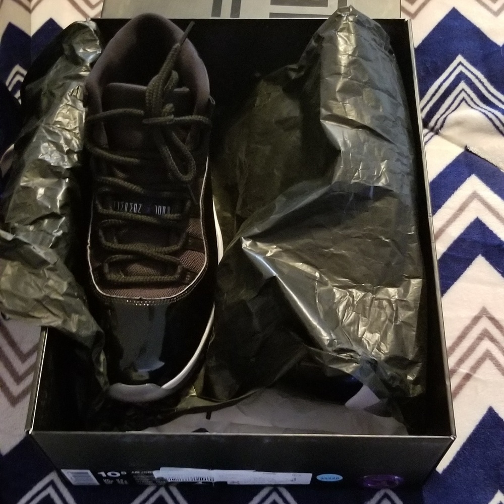 Jordans 11 space jams size 10.5 - Picture 4 of 7